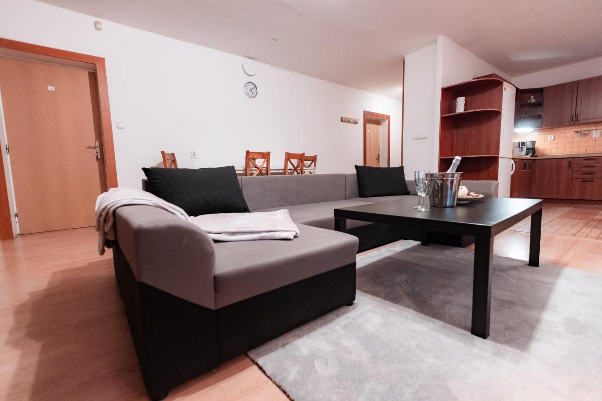 Hotel Rozkos Česká Skalice Extérieur photo
