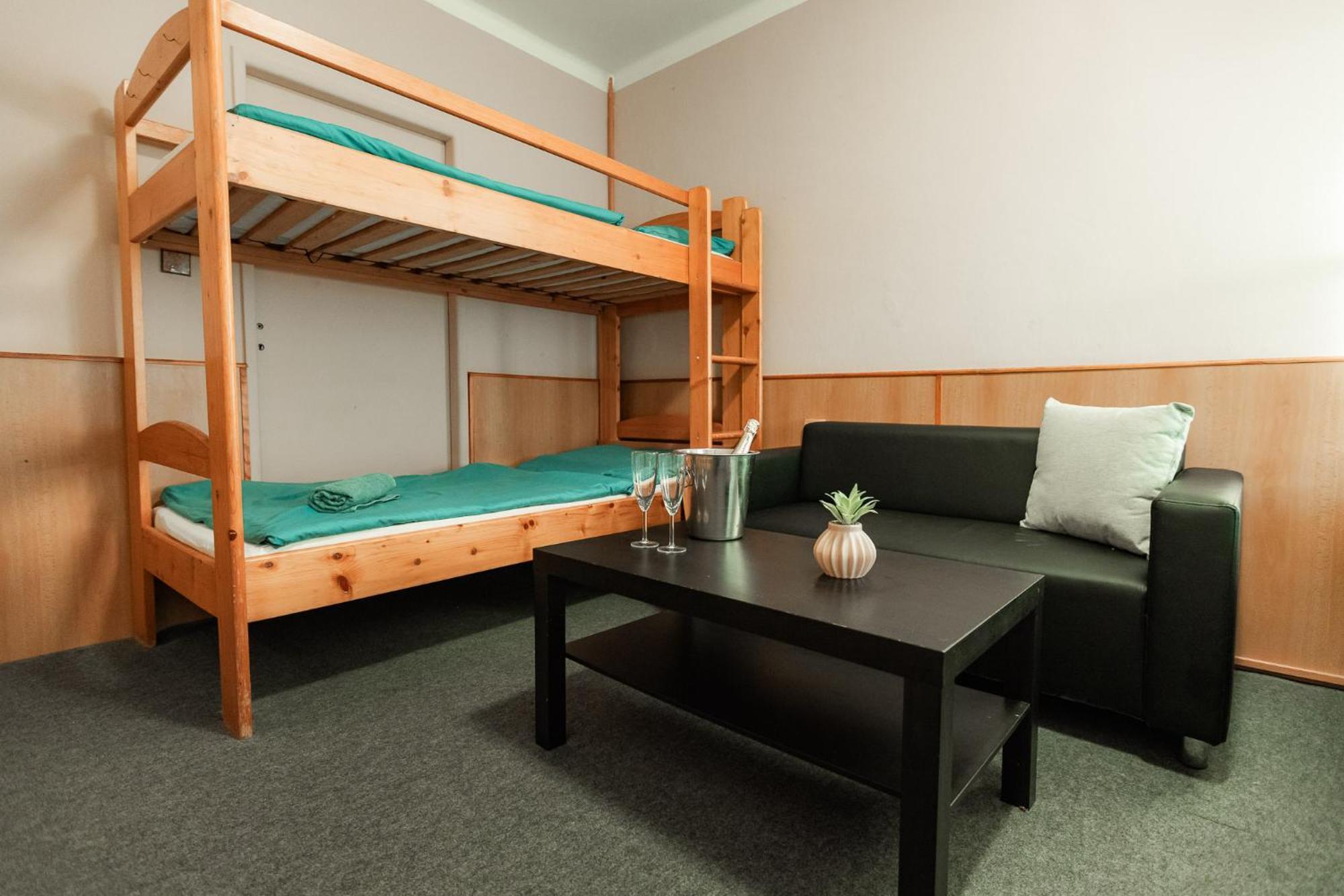 Hotel Rozkos Česká Skalice Chambre photo