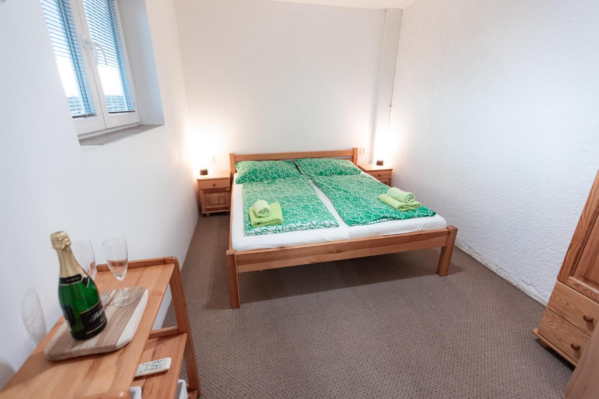 Hotel Rozkos Česká Skalice Chambre photo