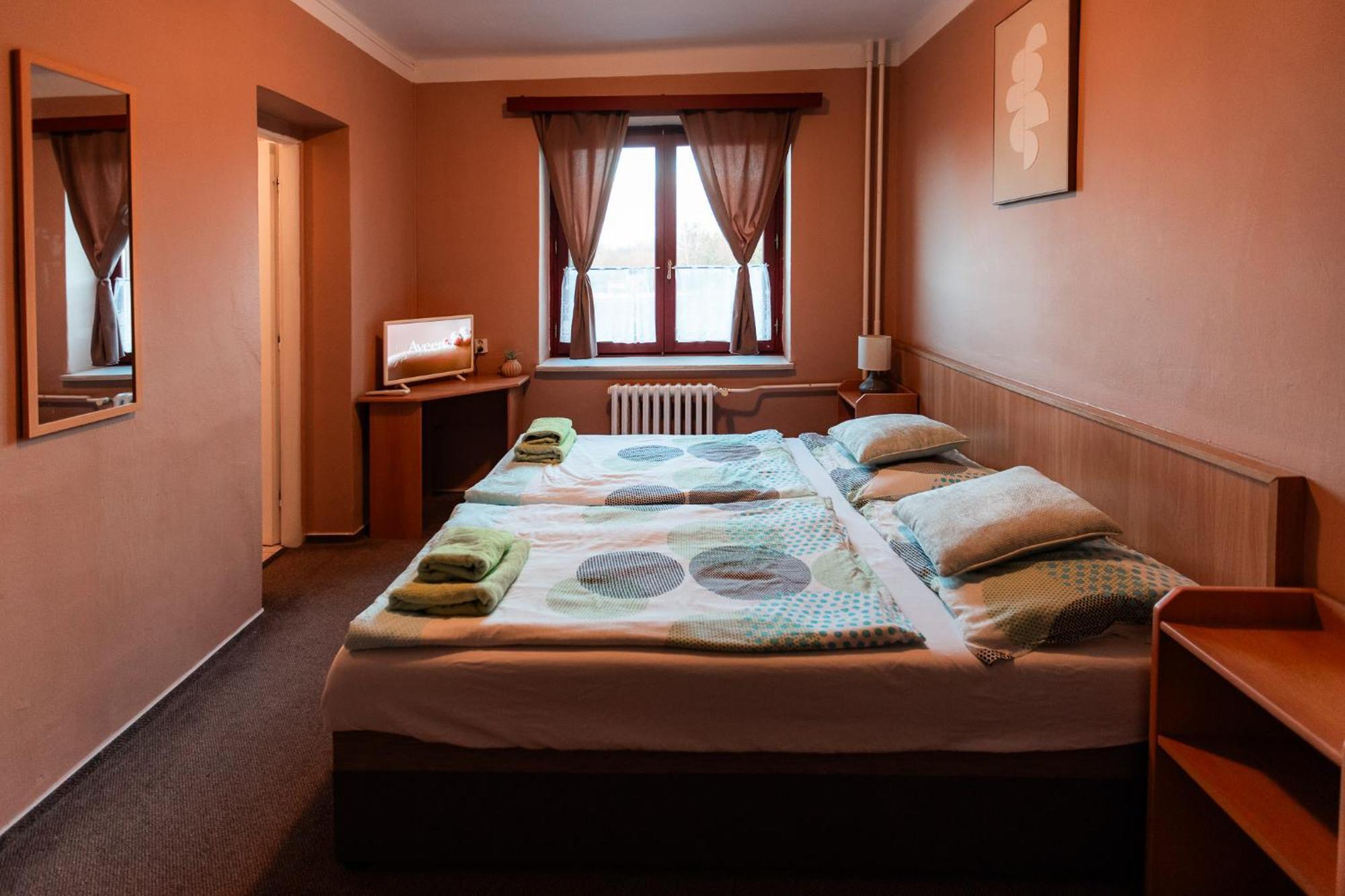 Hotel Rozkos Česká Skalice Chambre photo