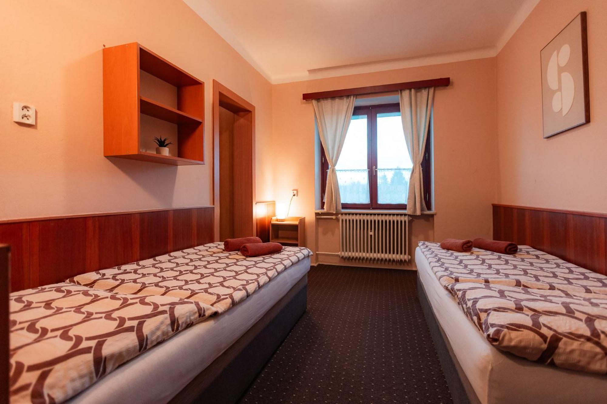 Hotel Rozkos Česká Skalice Chambre photo